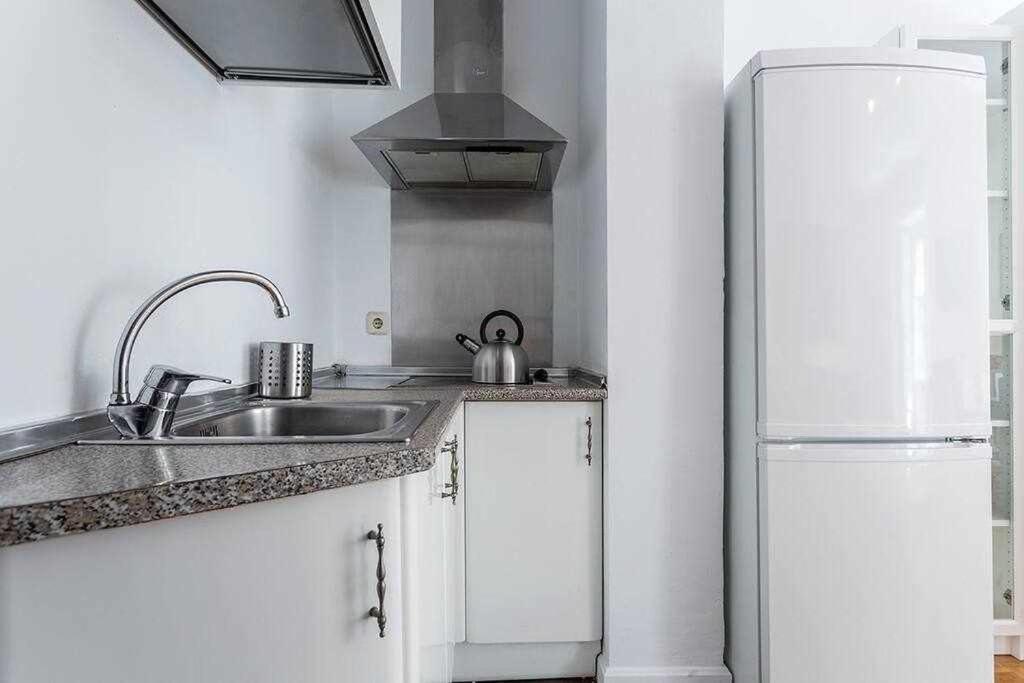 Апартаменты Apartamento Confortable En Atocha Мадрид Экстерьер фото